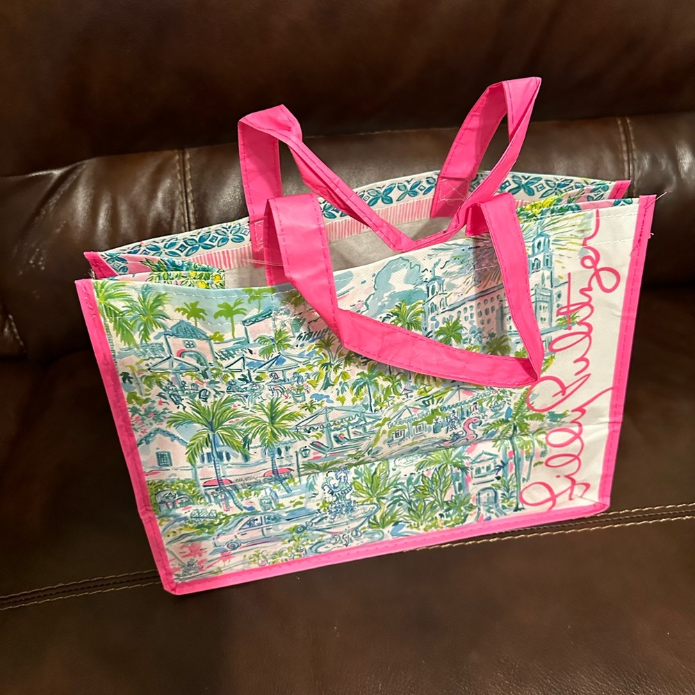 Lilly Pullitzer - bag was used one time. Excellent condition. - Picture 4 of 6